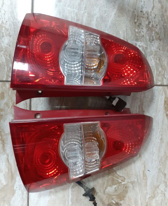 Komplet lamp tylnych Chevrolet Nubira