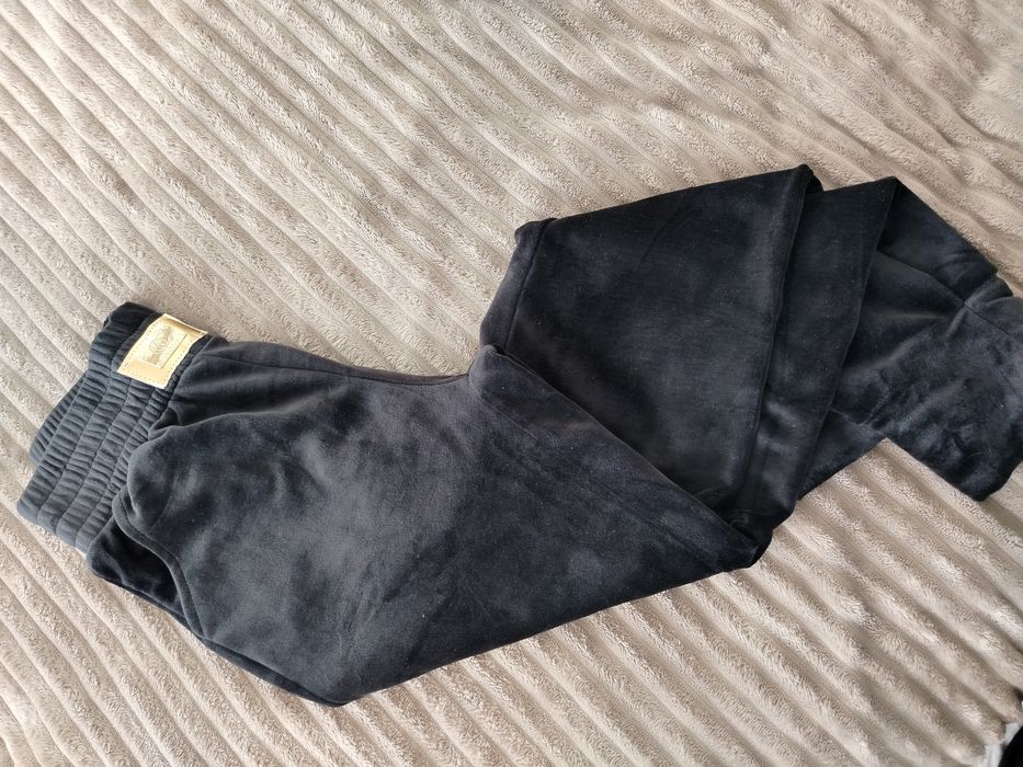 Welurowe spodnie dresowe. Rozmiar L