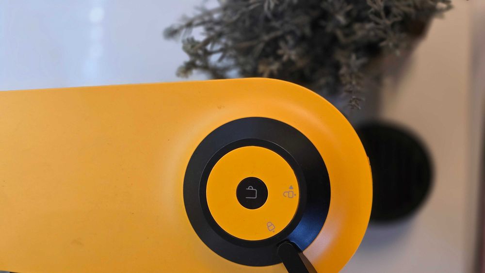 Máquina de Café DELONGHI Nespresso Vertuo Pop ENV90.Y Amarelo