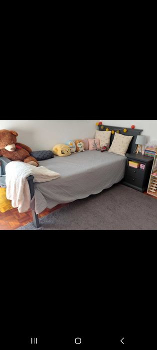 Cama individual com cabeceira