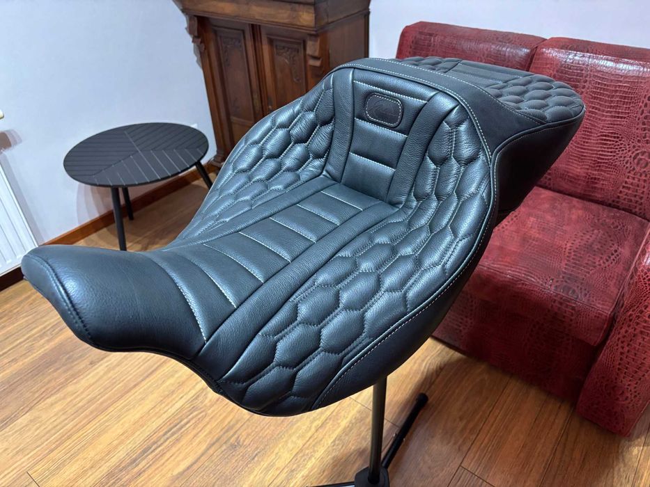 Tapicer motocyklowy Andrew Custom Leather