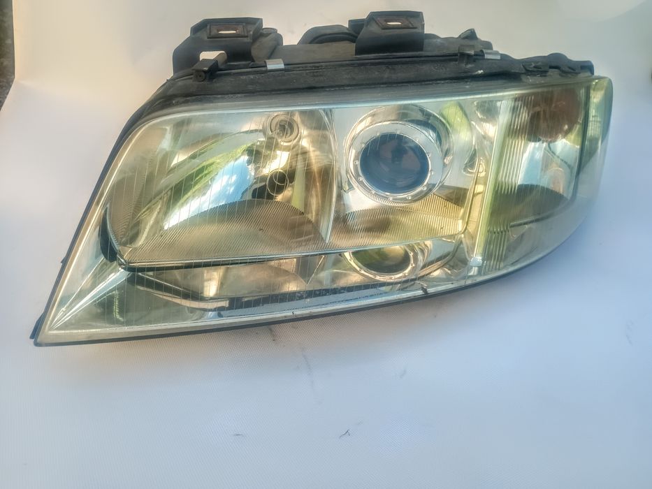 Reflektor Lampa Lewa Xenon Valeo Audi A6 C5 przedeLift  1997-2001
