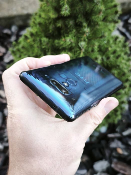 HTC U12+ 6/64 ГБ Translucent Blue — стильний смартфон