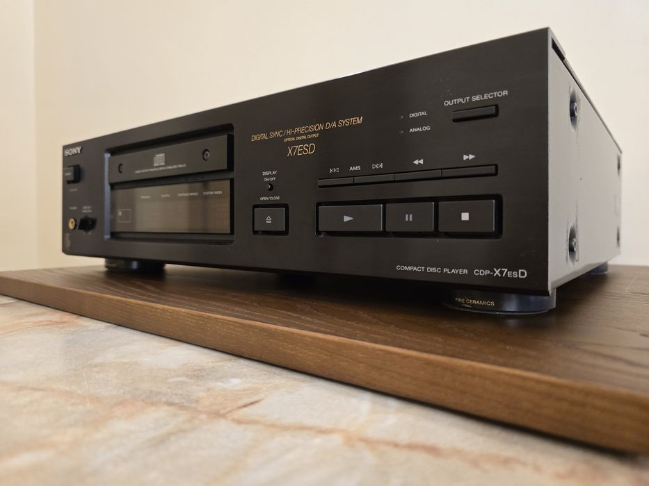 Sony  CDP-X7ESD Легендарний референсний  CD програвач.