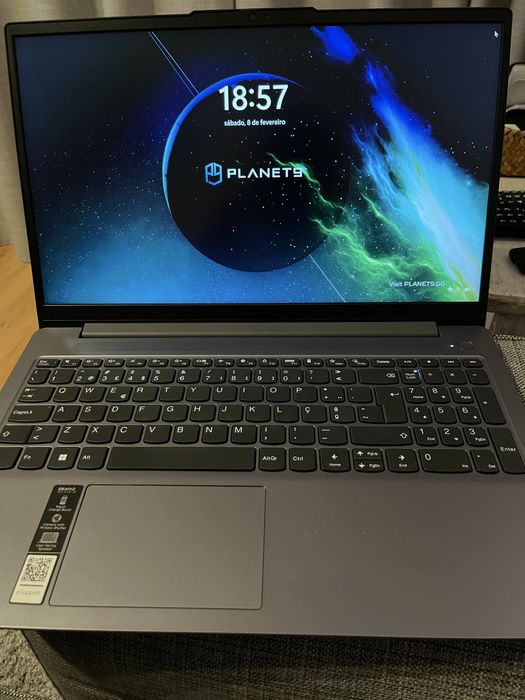 Lenovo Laptop, Like New64751281279361121