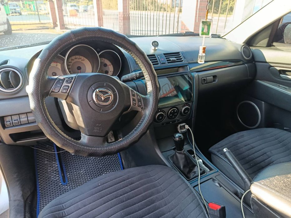 Продам авто MAZDA 3