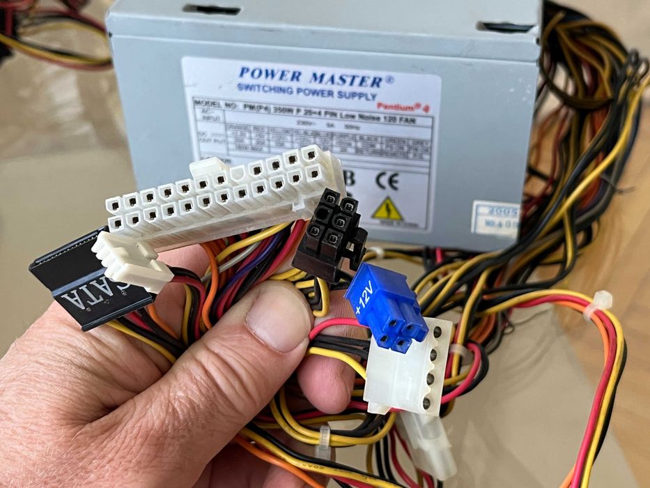 Блоки питания 350-400Вт.