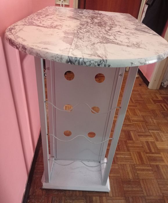 Mesa de apoio ou para refeição