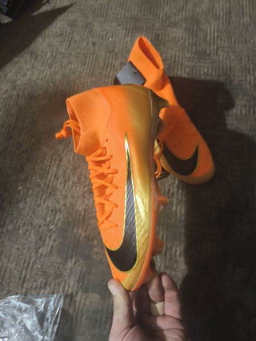 Mercurial superfly