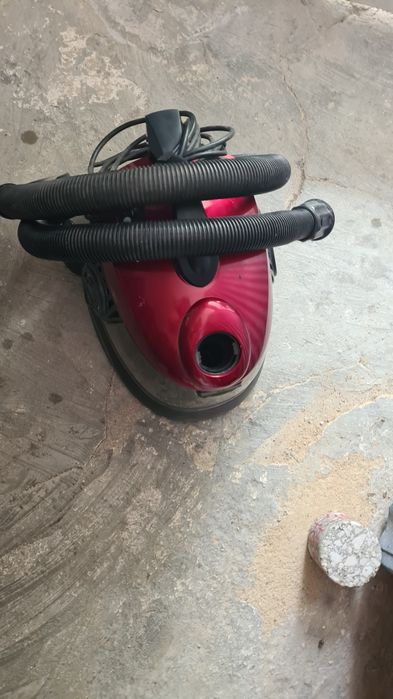 Aspirador a água praticamente novo