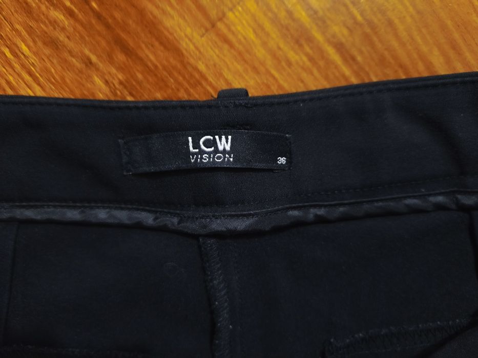 Жіночі брюки класичні чорні LC Waikikі