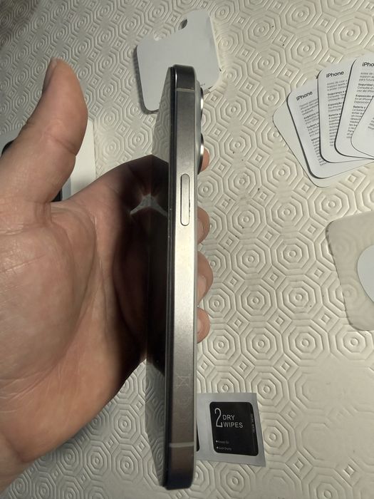 iPhone 15 Pro - 256 GB - como NOVO
