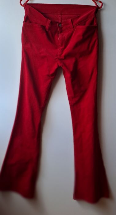 Spodnie damskie 31 czerwony sztruks. "Dzwony"
