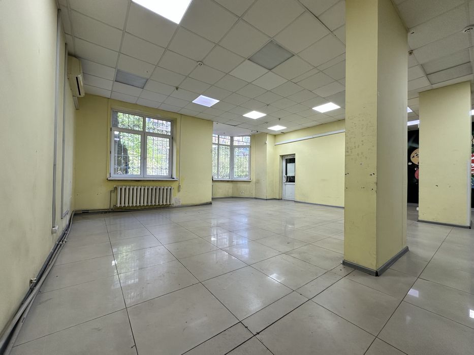 Оренда приміщення 112 м під все Ахматовой 35-А Фасад 2 входи Терміново