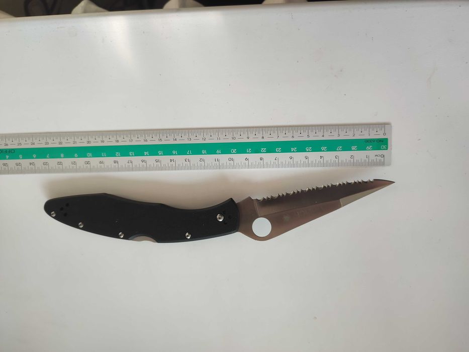 Складной карманный нож Spyderco Police C07