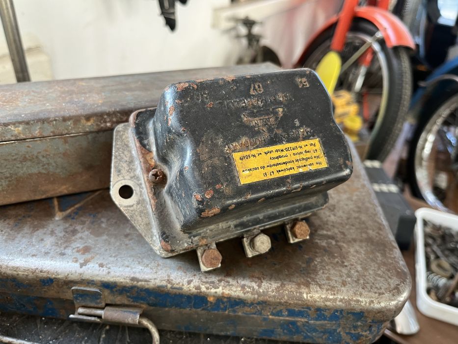 Fiat 126p ST FL regulator napiecia pradnicy oryg slask