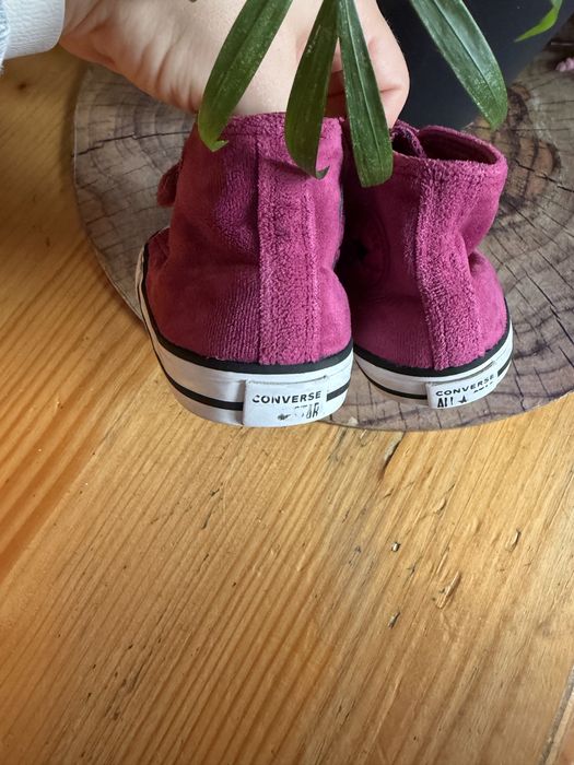 Trampki welurowe burgundi converse
