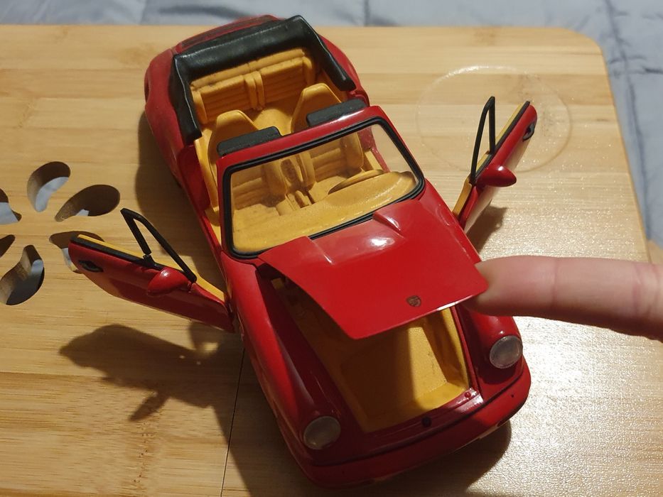 Miniatura porsche carrera 4