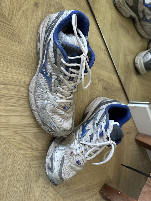 Mizuno кросівки бігові в норм стані 44.5