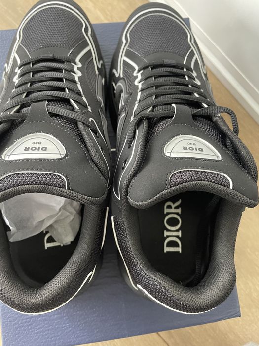 Sapatilhas Dior pretas e brancas