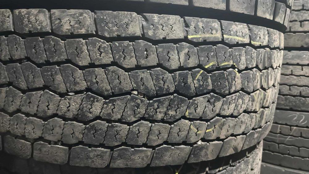 Шина 295/80 R22.5 скат резина вживана (ведуча вісь) БУ