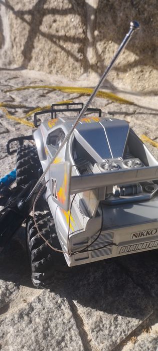 Carro telecomandado RC Nikko Dominator 2