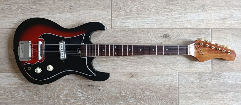 Sakai (Teisco/Kawai) "Mosrite" Style Guitar