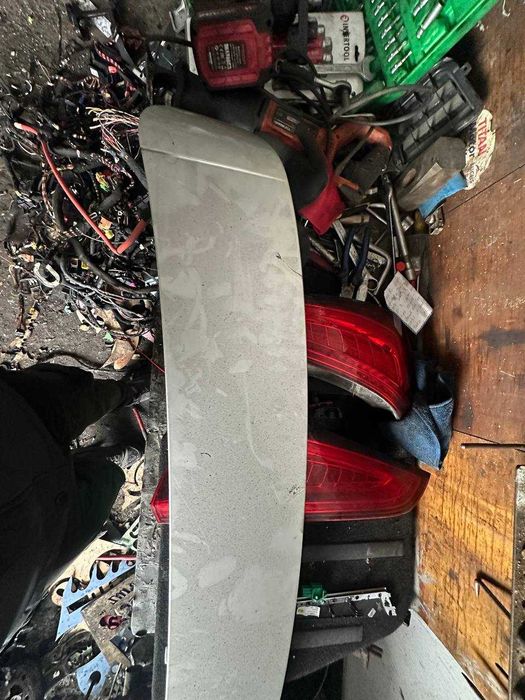 Спойлер крышки багажника Audi Q5 8Rb