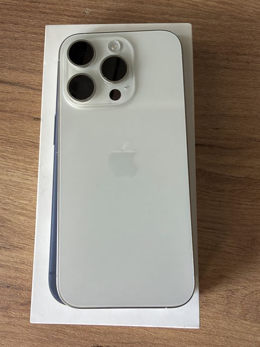 Iphone 15 Pro 256GB  87% baterii