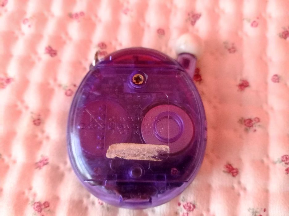 Tamagotchi Bandai Wiz 2004 Purple Snowflakes