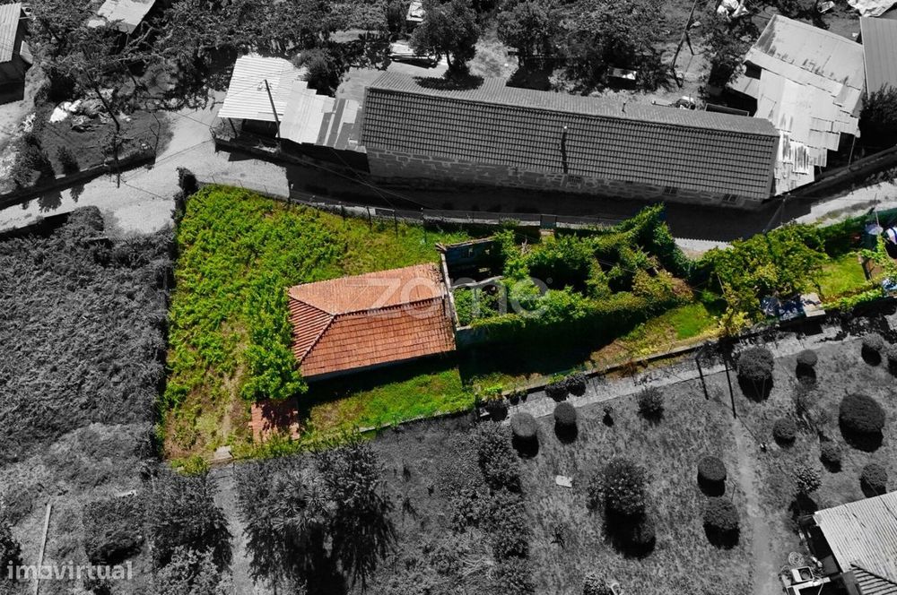 Moradia para Restauro em Ronfe | 655 m² de terreno