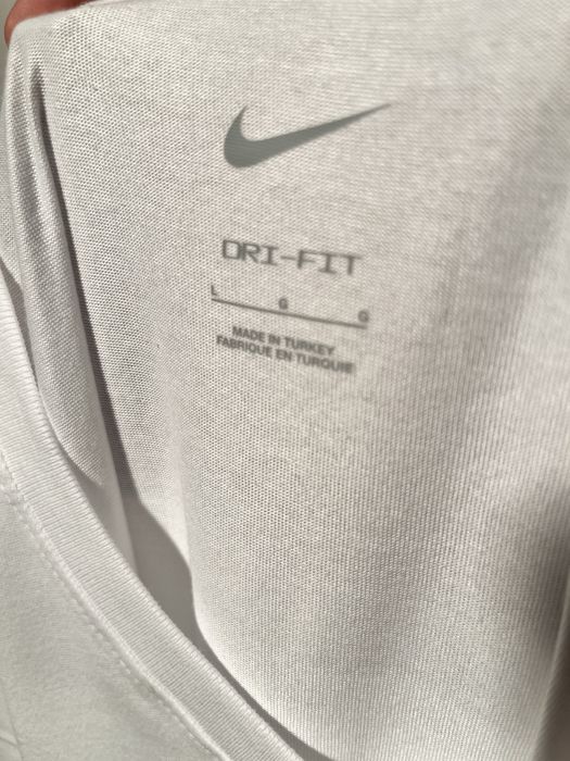 T-Shirt Branca | Nike Dri Fit