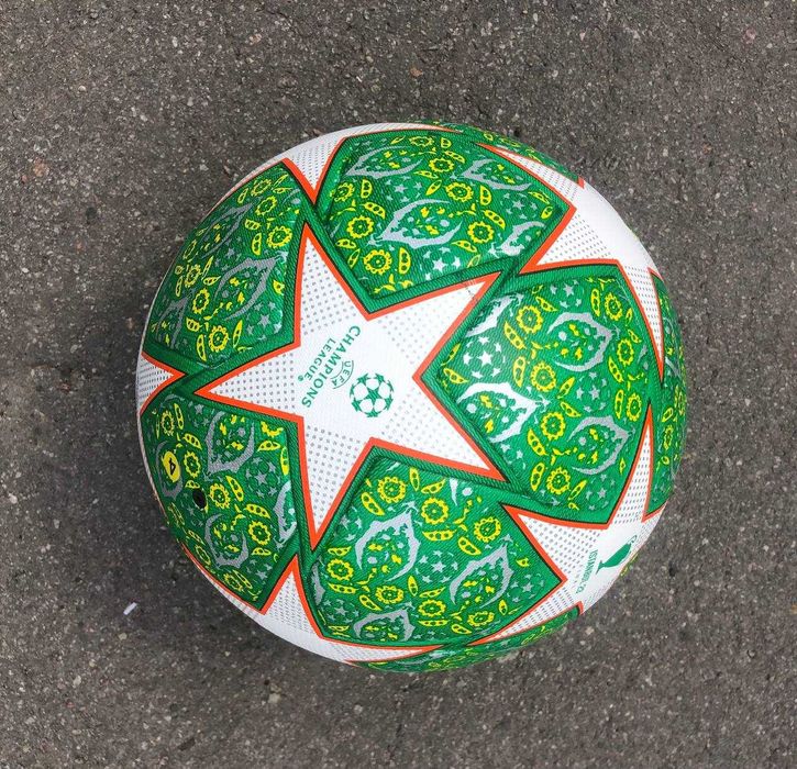 Футбольний м'яч UCL Istanbul Club розмір 5 для асфальту дуже мiцний