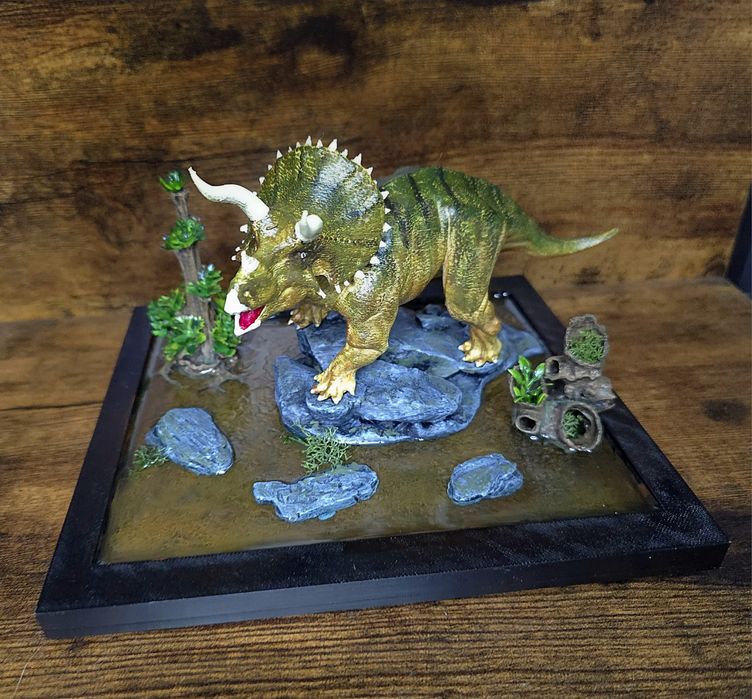 Diorama Tricerátops Artístico – Impressão 3D & Pintado à Mão