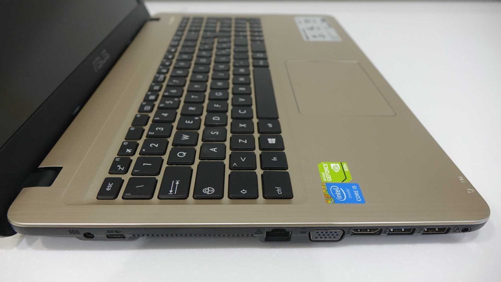 Ноутбук ASUS F540L 15.6 i5 4gb 500gb Nvidia 920M 2gb Матриця і акб OK