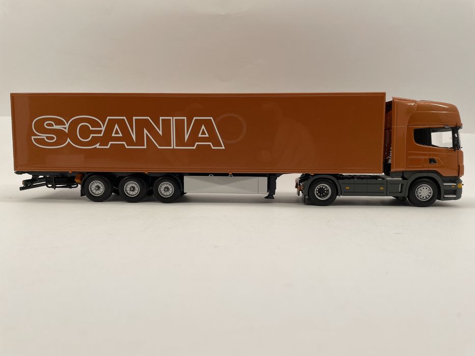 Minichamps .1/43  SCANIA R470 с полуприцепом.Штора.Фура.