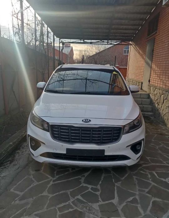 Kia Carnival III 2018