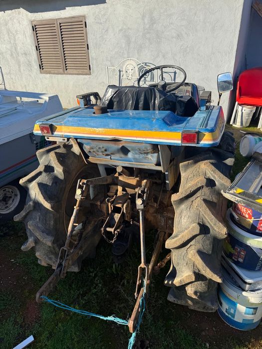 Trator com todas as peças incluidas