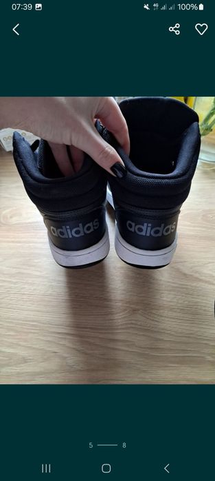 Продаю классные кроссовки адидас