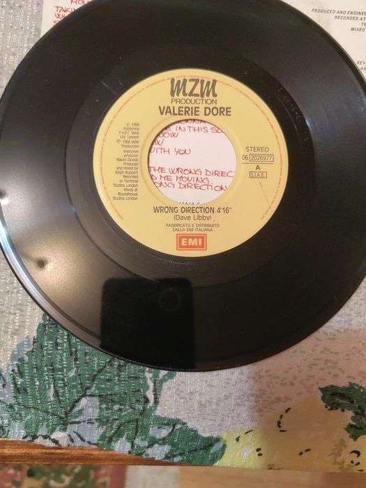 Valerie Dore-Wrong Direction, 7"singiel winylowy Italo disco