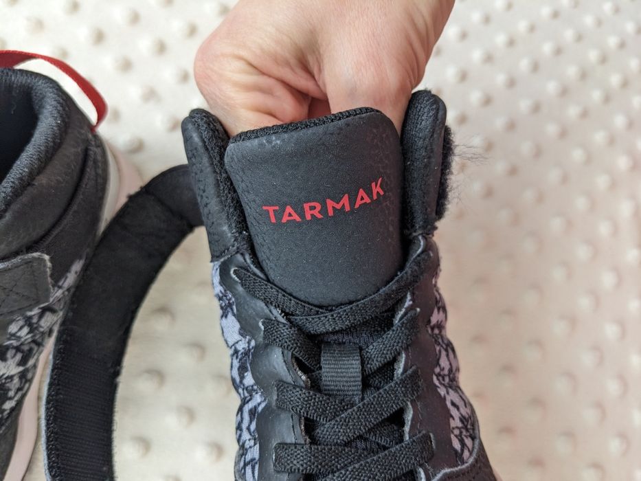 Кроссовки детские черные tarmak 29 размер 18.5 см