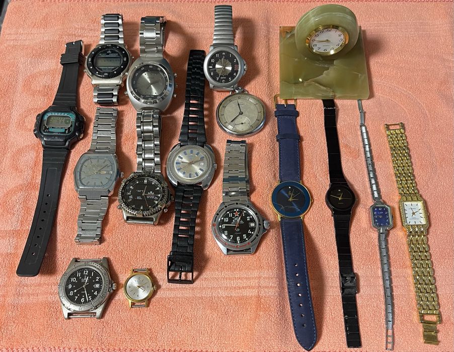 Часы мужские и женские.