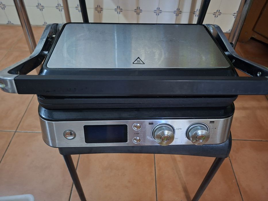 Grelhador com oferta de fritadeira