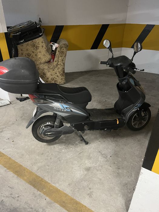 Scooter eletrica em muito boas condiçoes