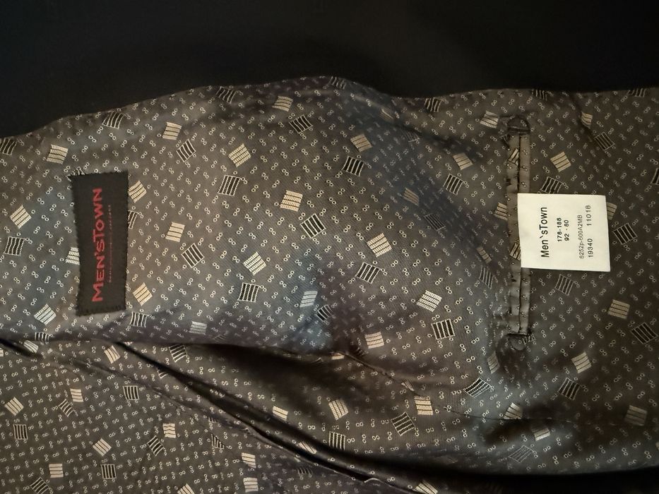 Новий класичний діловий чоловічий костюм