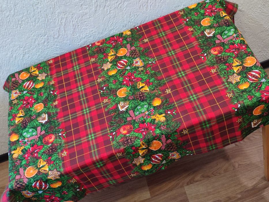 Продам Новогодние скатерти