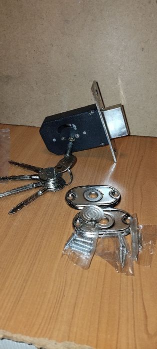 Прожам замок врезной FZB  5ключей новый.