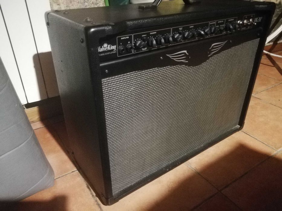 Amplificador a Válvulas Guitarra Eléctrica  Peavey Valveking 100 VK212