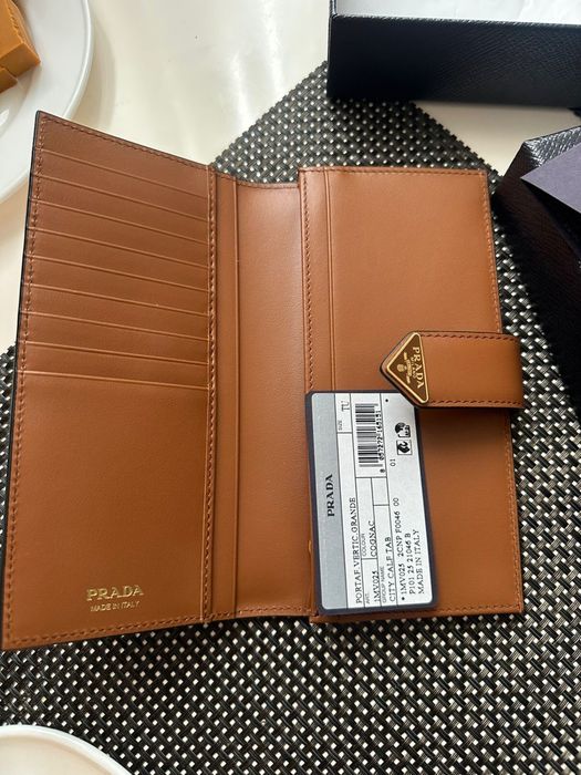 Оригінальний гаманець Prada City Calf Tab (Італія)