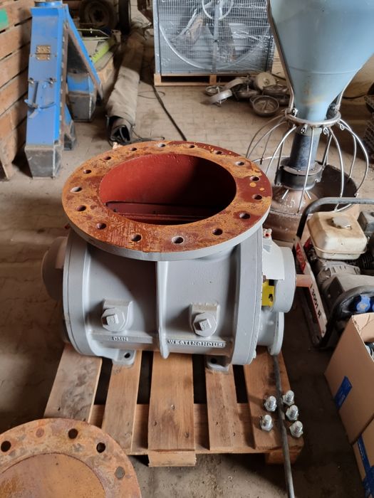 Dozownik celkowy śluza celkowa